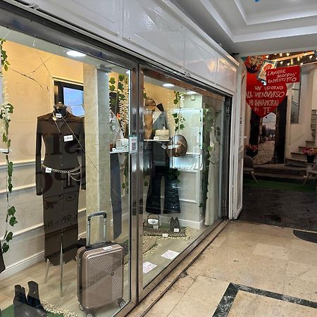 Residenza Esposito Economy Rooms Napoli Eksteriør bilde