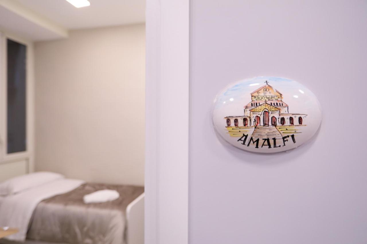 Residenza Esposito Economy Rooms Napoli Eksteriør bilde