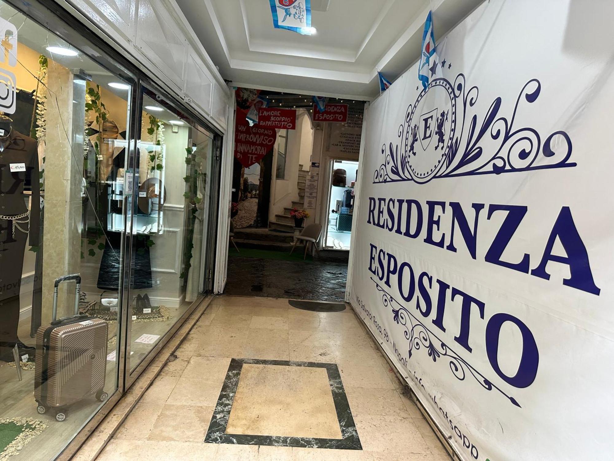 Residenza Esposito Economy Rooms Napoli Eksteriør bilde